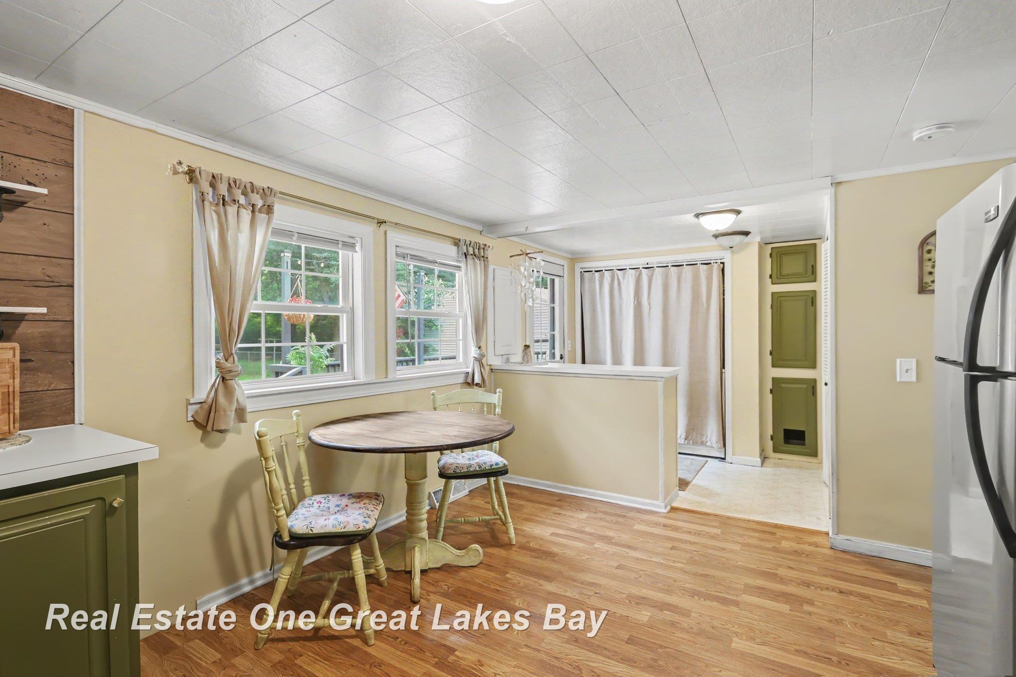 1135 West Moore Road Saginaw, MI 48601 - Photo 8 of 21 Gallery Image 8