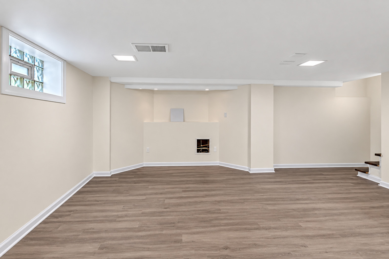 10048 South Rhodes Avenue Chicago, IL 60628 - Photo 22 of 32 Gallery Image 22