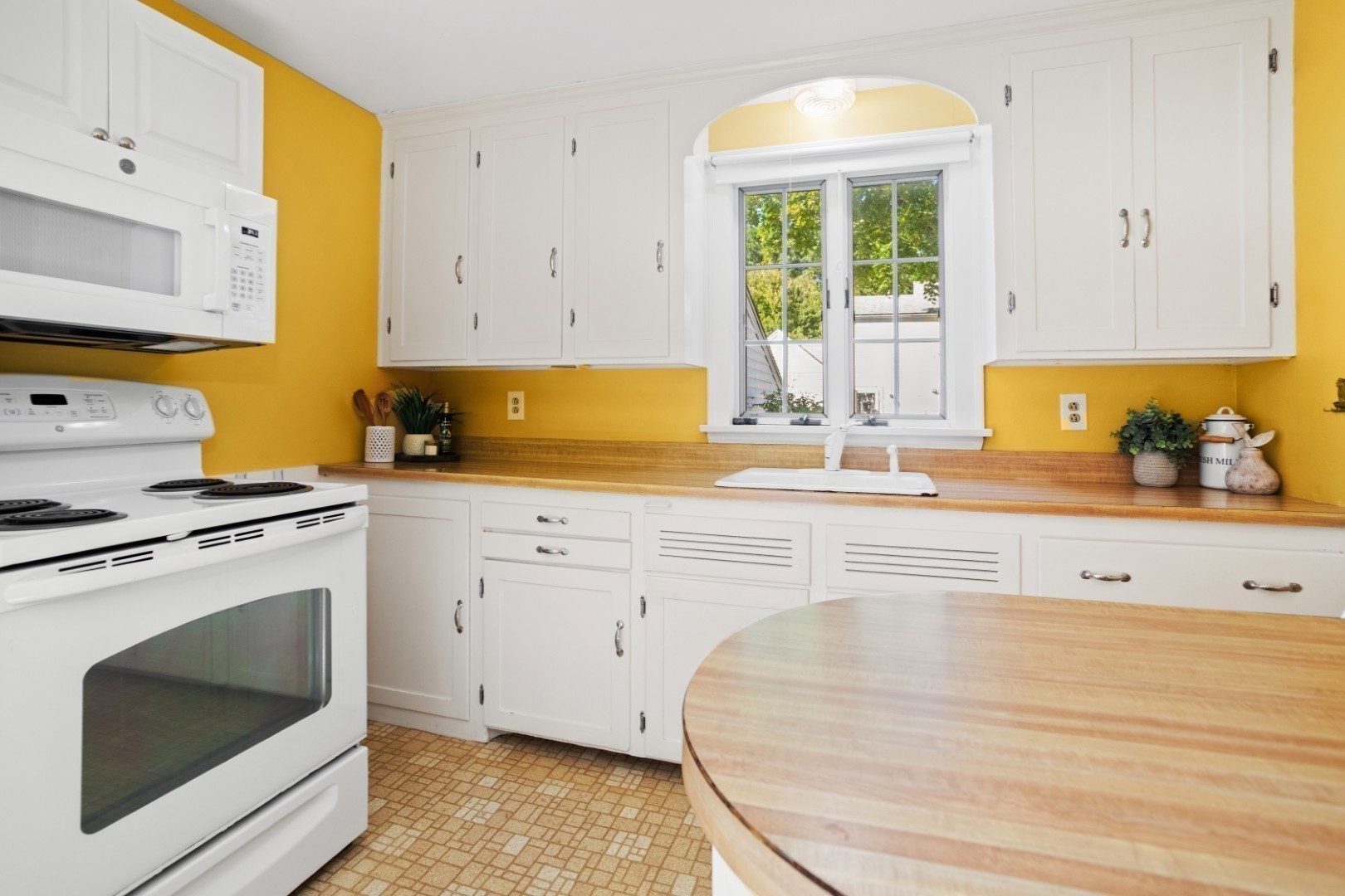 4 Stanton Road Stoneham, MA 02180 - Photo 15 of 42 Gallery Image 15