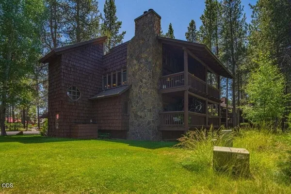 $58,000 | 57089 Wild Lily Lane, Unit 16, Sunriver, OR 97707