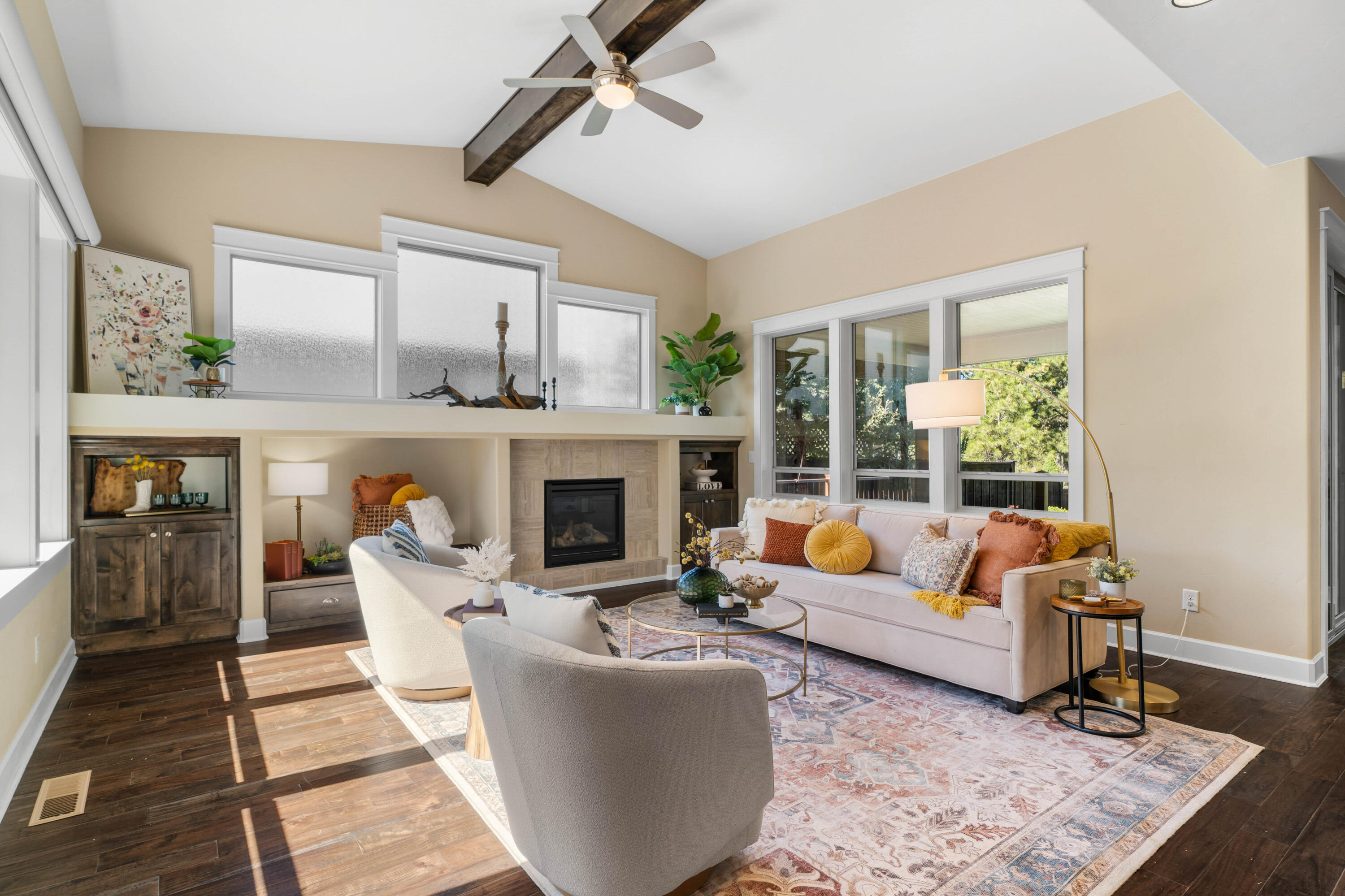 20182 Stonegate Drive Bend, OR 97702 - Photo 9 of 50 30-Living Room