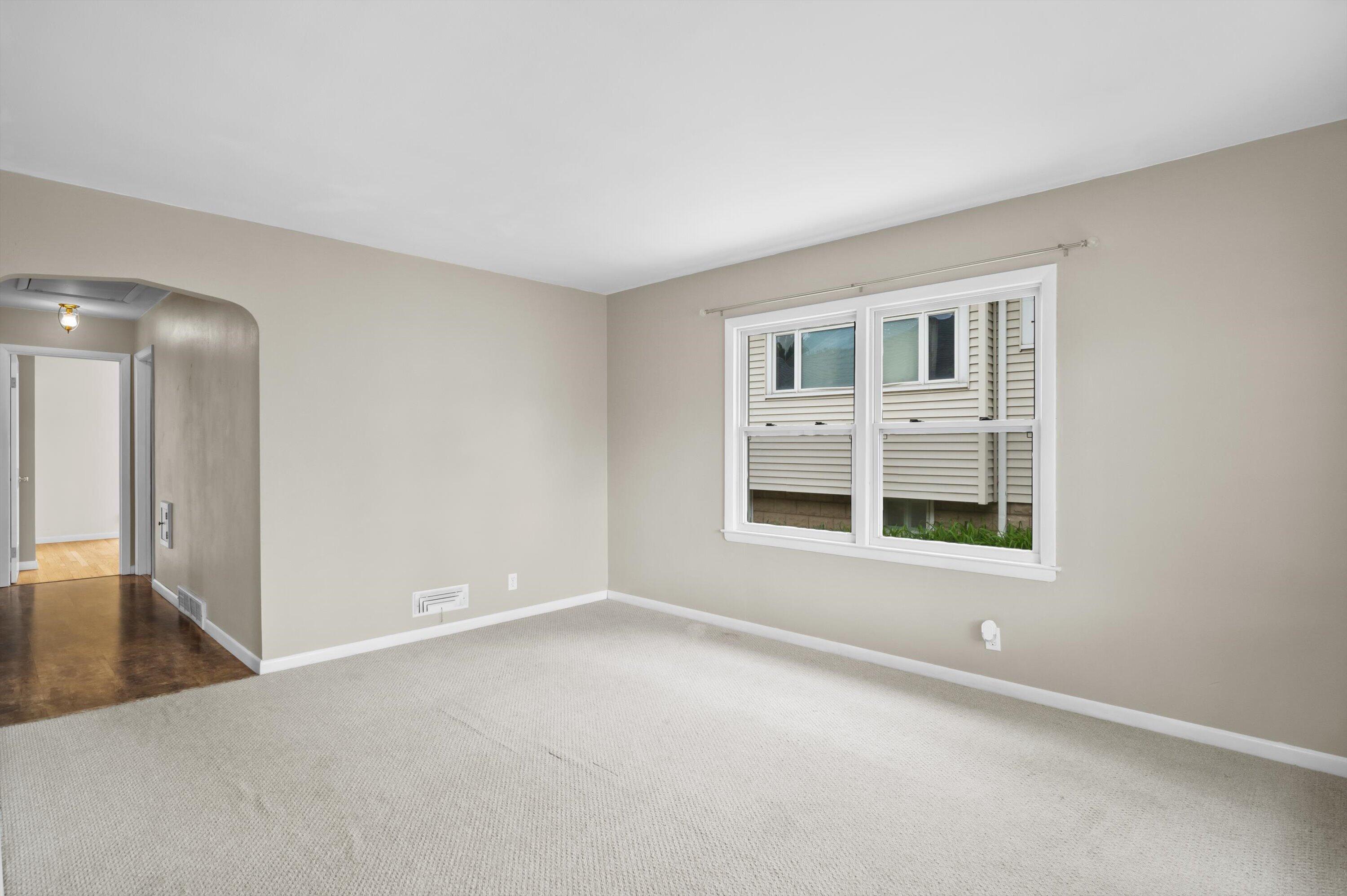 12723 West Colfax Place Butler, WI 53007 - Photo 11 of 35 Living Room