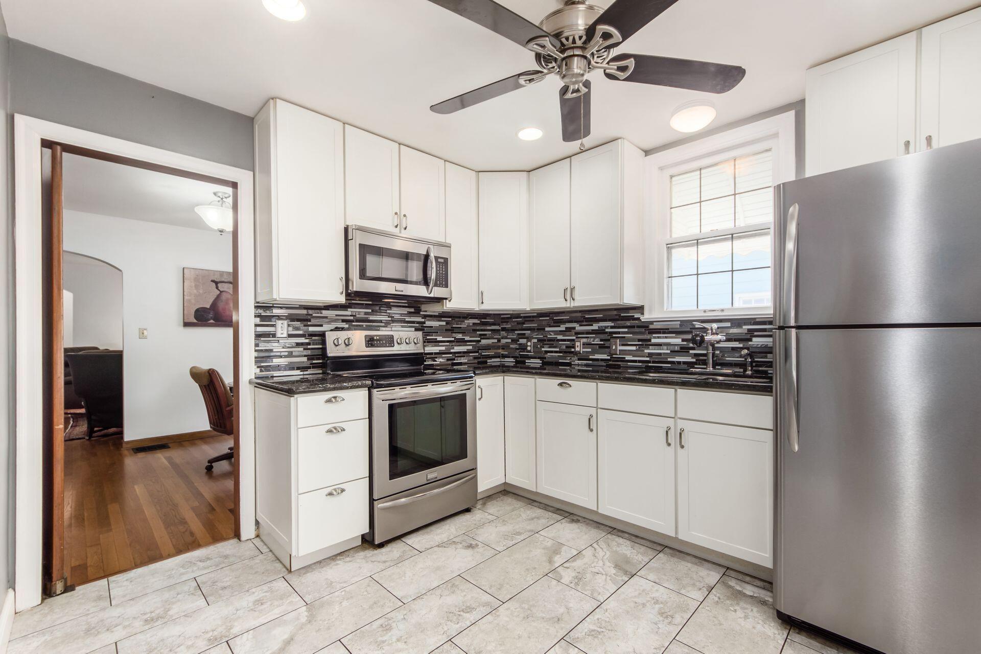 3291 Parkside Road Columbus, OH 43204 - Photo 13 of 35 Kitchen