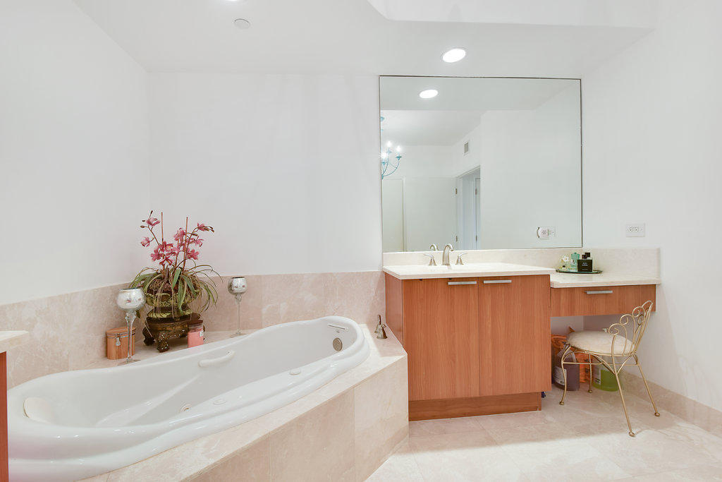 2650 Lake Shore Drive, Unit 1002 Riviera Beach, FL 33404 - Photo 3 of 6 bath 2