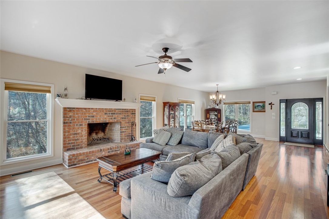 162 Ridgemore Circle Toccoa, GA 30577 - Photo 9 of 40 Gallery Image 9