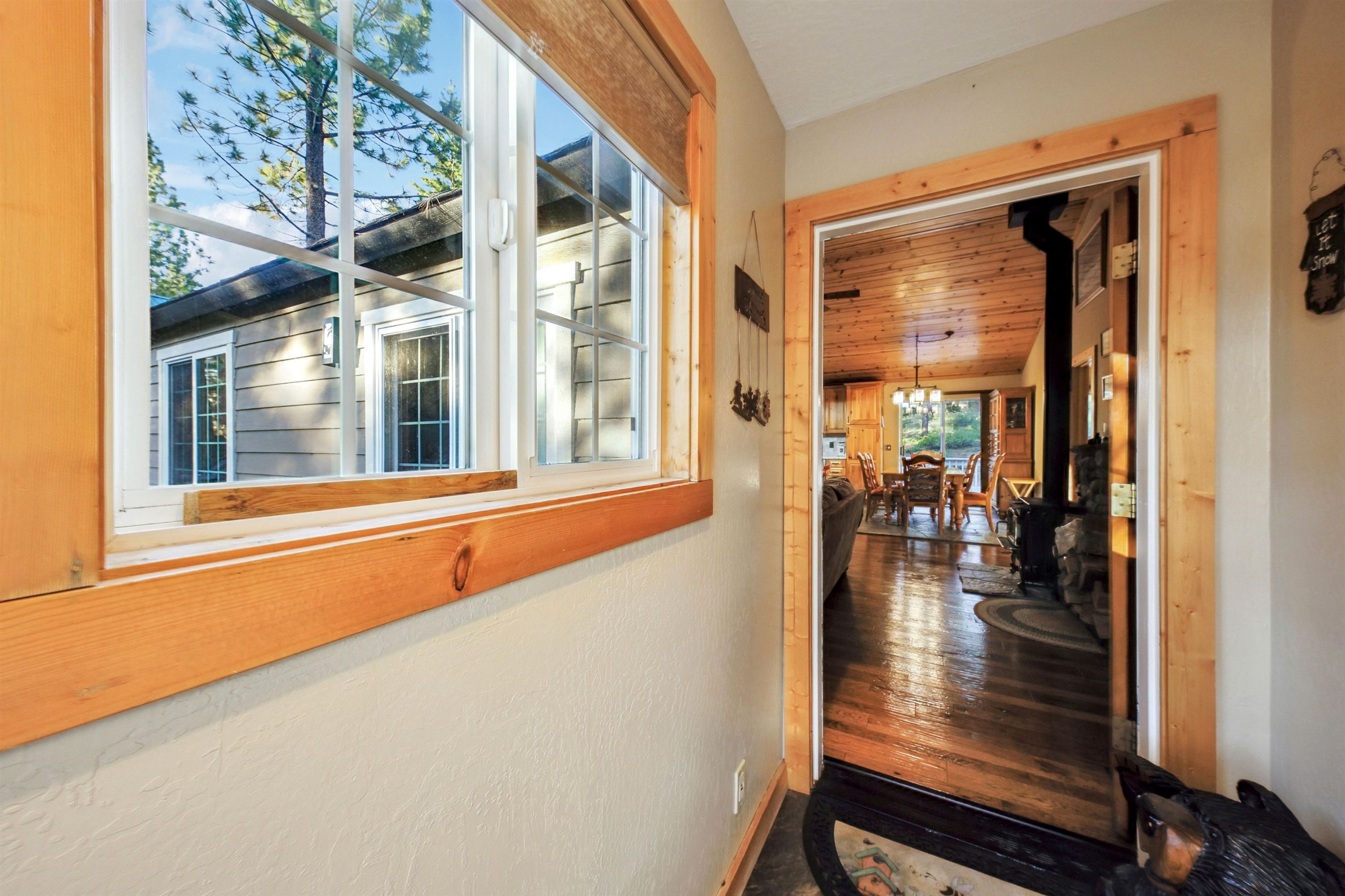 12466 Pinnacle Loop Truckee, CA 96161 - Photo 8 of 28