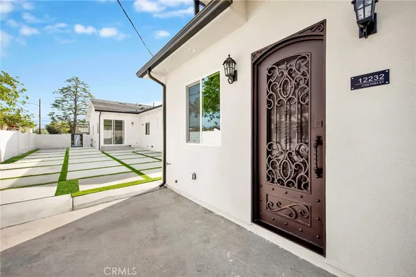 $1,808,000 | 8149 St Clair Avenue, North Hollywood, CA 91605