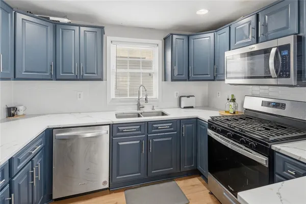 $369,900 | 135 Seamans Street, Unit 1, Providence, RI 02908