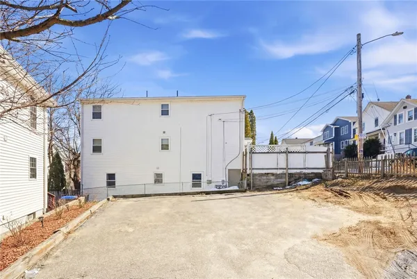 $369,900 | 135 Seamans Street, Unit 1, Providence, RI 02908