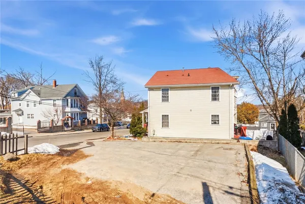 $369,900 | 135 Seamans Street, Unit 1, Providence, RI 02908