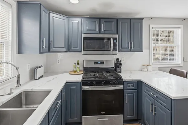 $369,900 | 135 Seamans Street, Unit 1, Providence, RI 02908