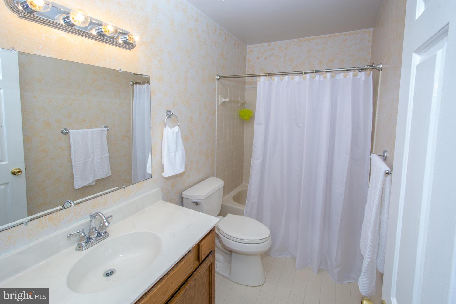 1156 Bacon Ridge Road Crownsville, MD 21032 - Photo 19 of 29 Hall Full Bathroom