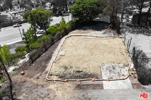 $1,095,000 | 17138 Avenida De La Herradura, Pacific Palisades, CA 90272