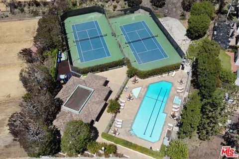 $1,095,000 | 17138 Avenida De La Herradura, Pacific Palisades, CA 90272