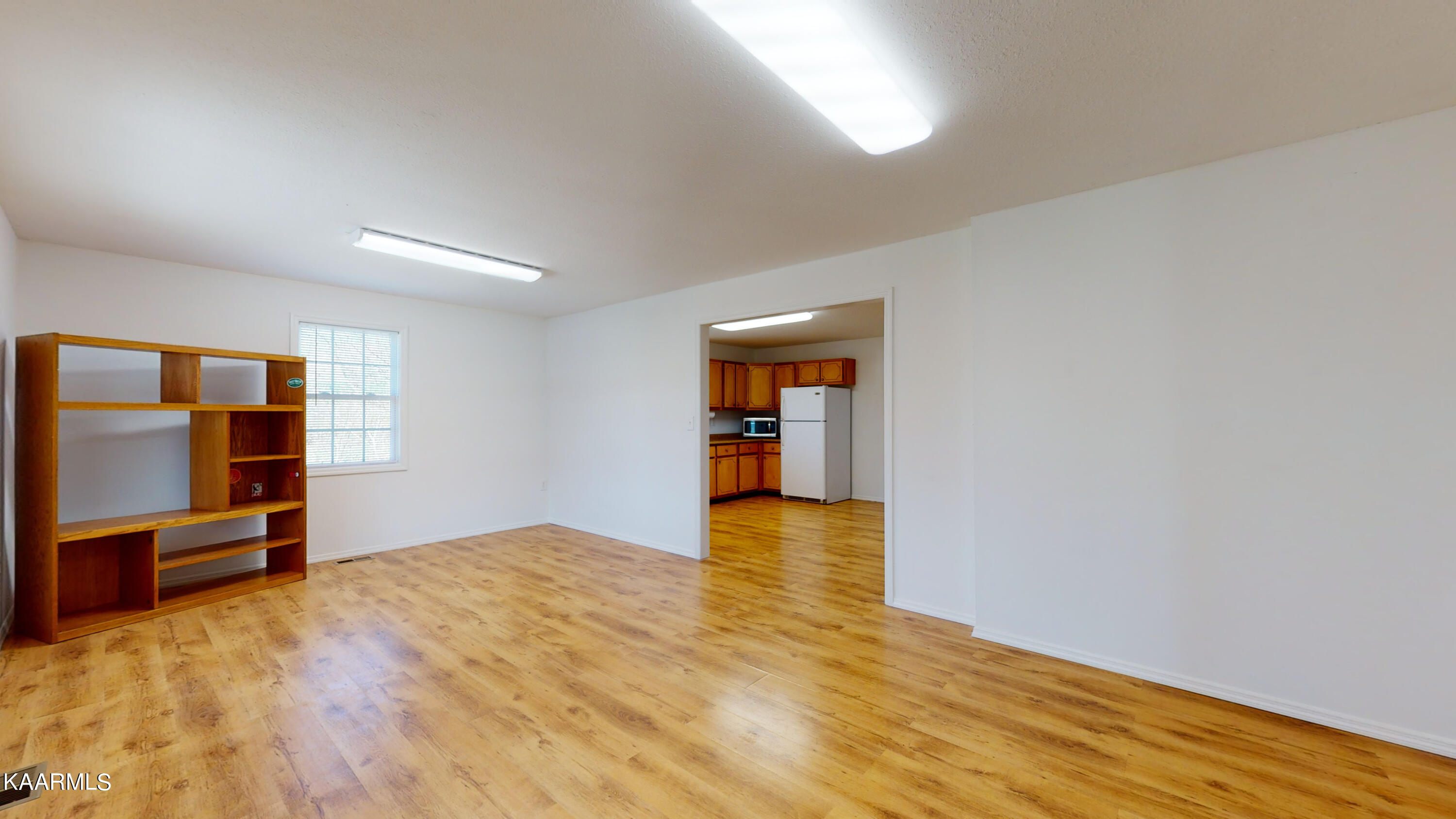 13613 Steekee Road Loudon, TN 37774 - Photo 9 of 39 13613-Steekee-Rd-Living Room 1