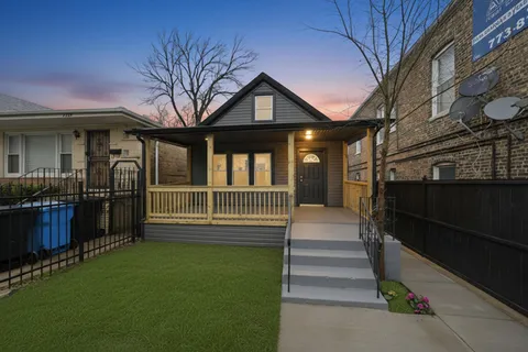 $379,000 | 2226 West 51st Street, Chicago, IL 60609