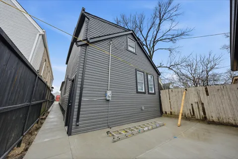 $379,000 | 2226 West 51st Street, Chicago, IL 60609