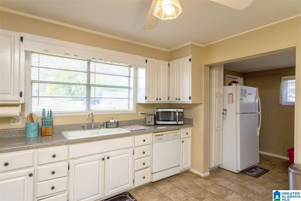 106 Dexter Avenue Bessemer, AL 35023 - Photo 14 of 34