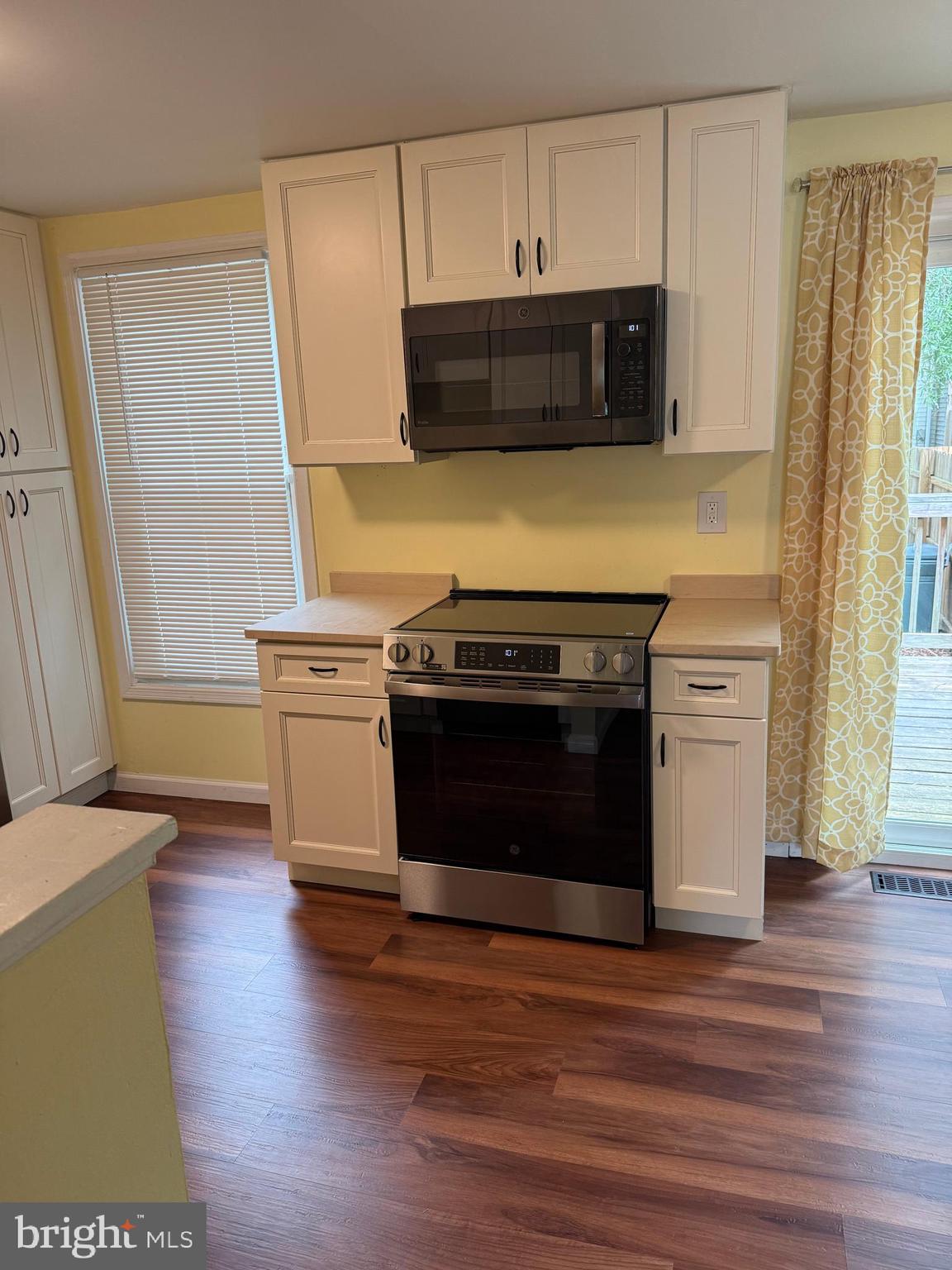 9461 Inaugural Drive King George, VA 22485 - Photo 7 of 20 Beautiful stainless appliances