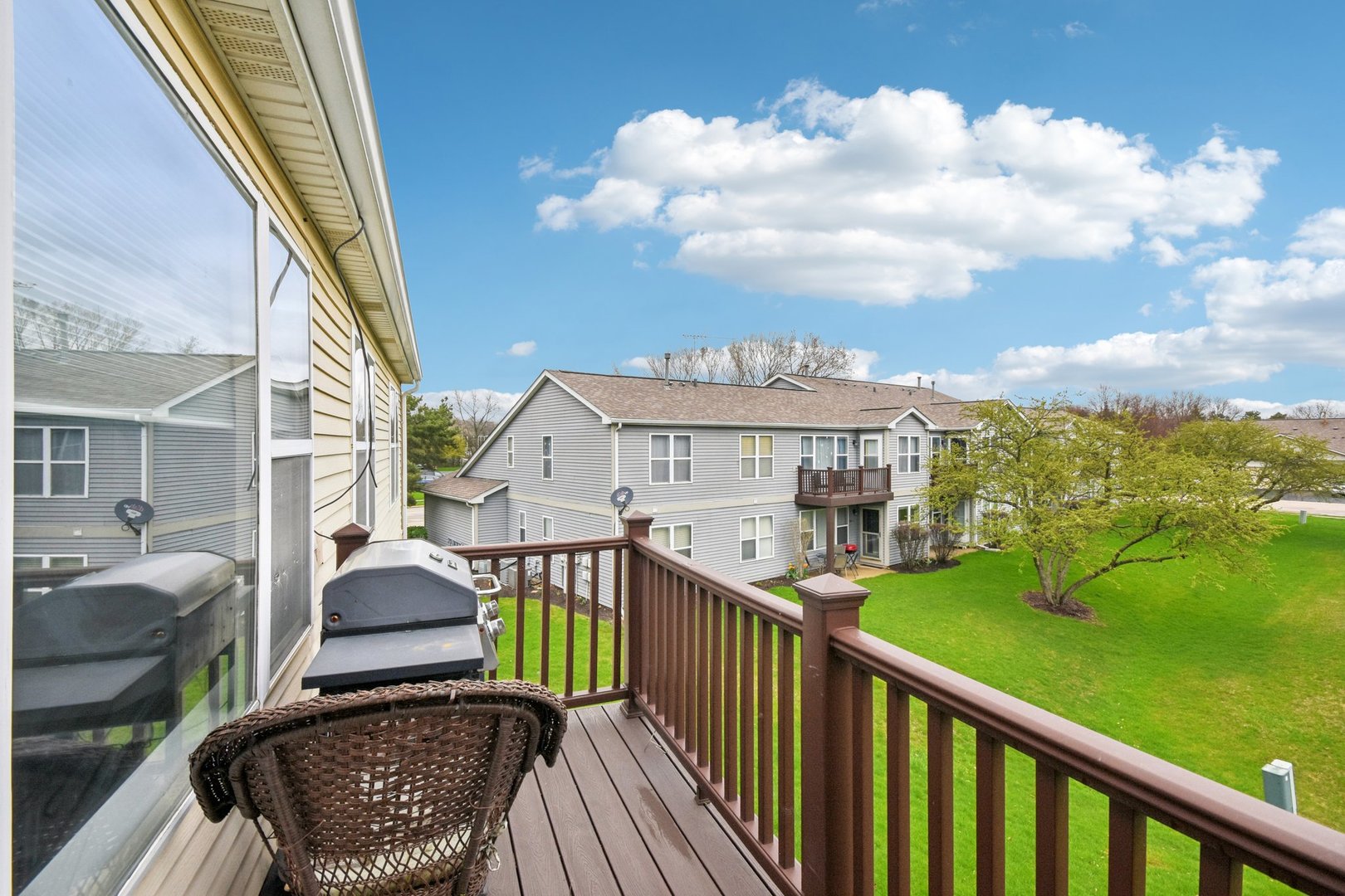 402 Woodview Circle, Unit D Elgin, IL 60120 - Photo 13 of 28