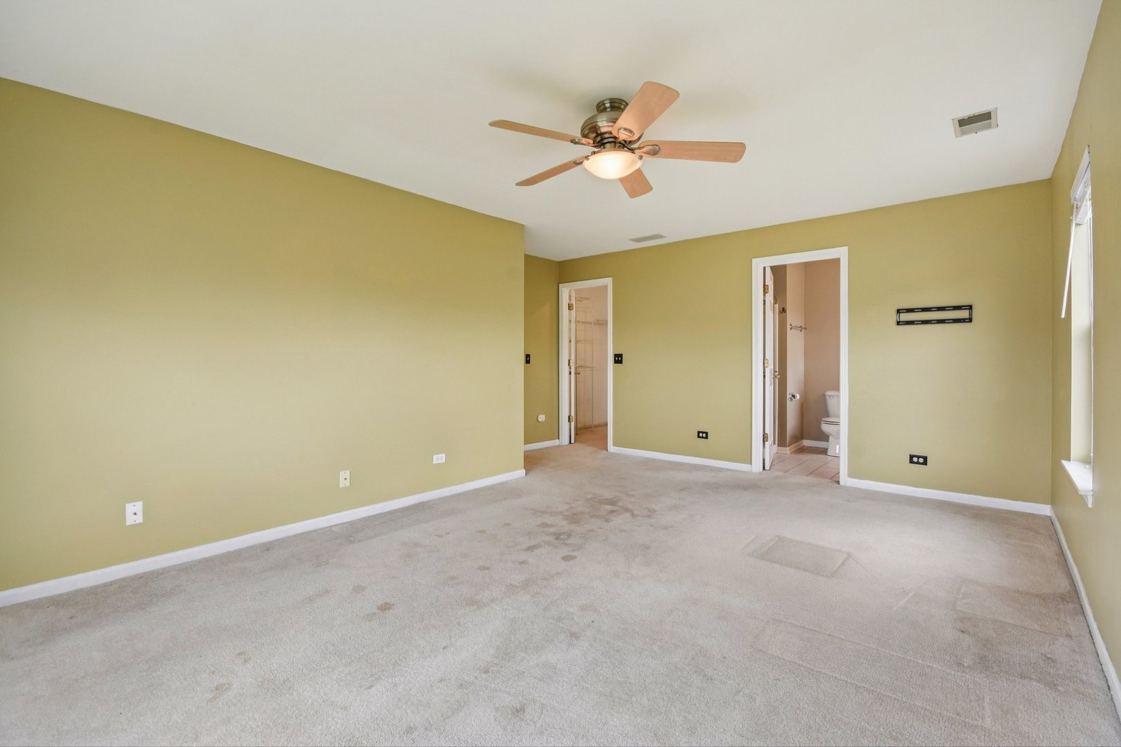 402 Woodview Circle, Unit D Elgin, IL 60120 - Photo 17 of 28