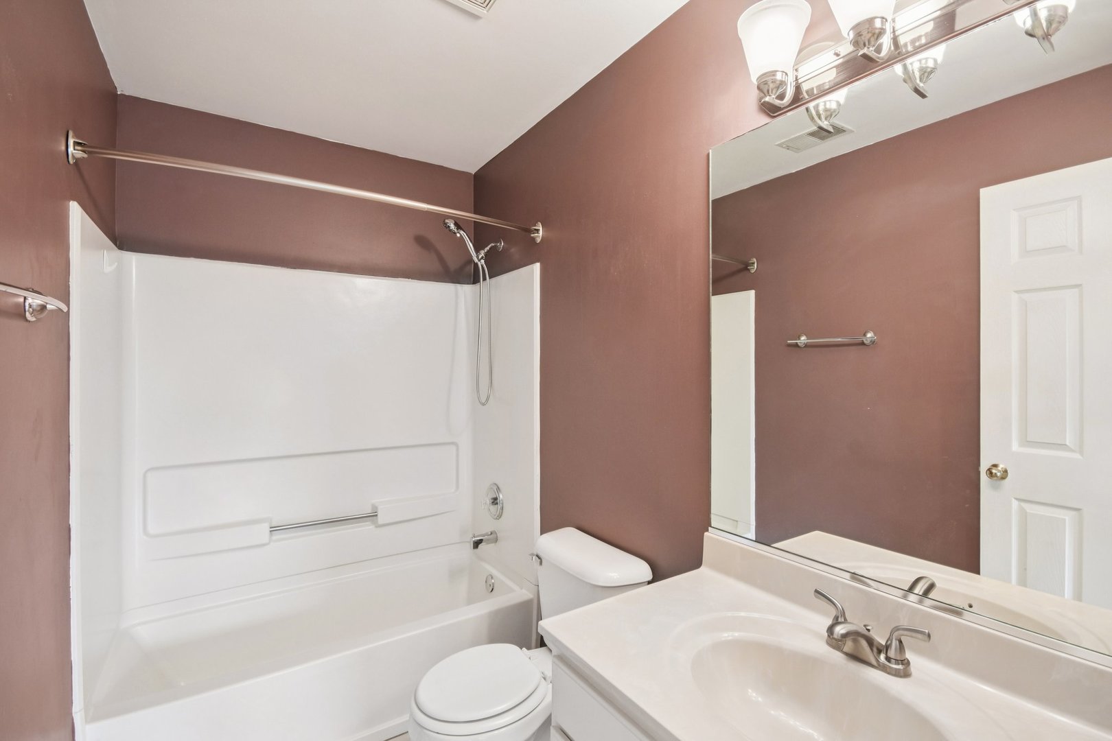 402 Woodview Circle, Unit D Elgin, IL 60120 - Photo 23 of 28