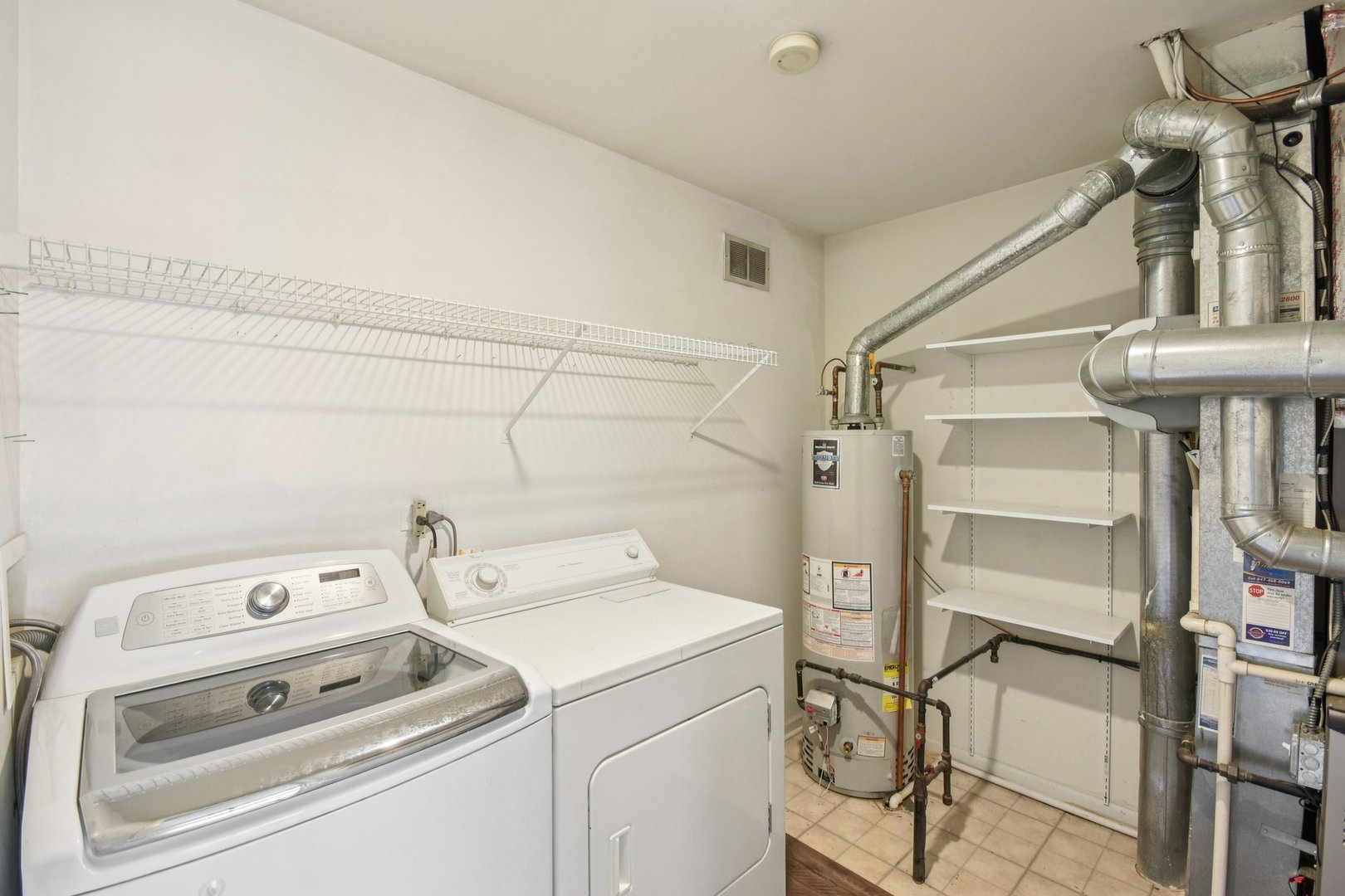 402 Woodview Circle, Unit D Elgin, IL 60120 - Photo 24 of 28