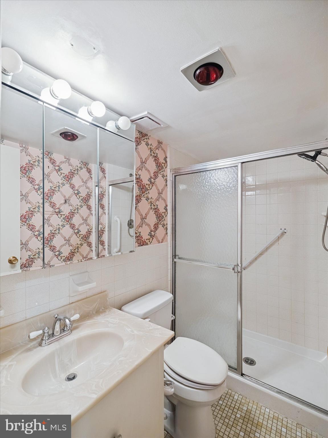 3204 Delaire Landing Road, Unit 3204 Philadelphia, PA 19114 - Photo 21 of 39 Primary Bath with Stall Shower & toilet with Bidet