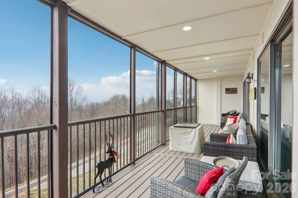 $550,000 | 1601 Fleetwood Plaza, Hendersonville, NC 28739