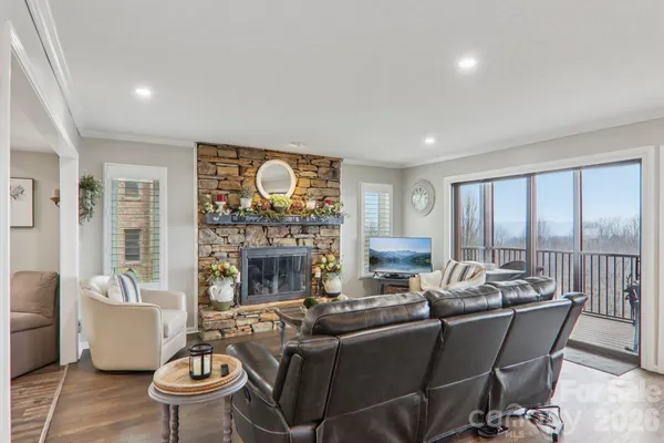 $550,000 | 1601 Fleetwood Plaza, Hendersonville, NC 28739