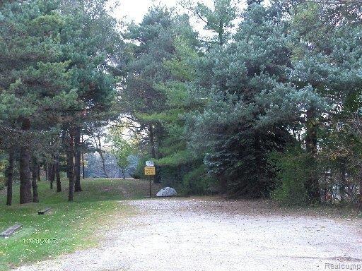 30 Cayuga Road Lake Orion, MI 48362 - Photo 3 of 11 wLake Access.jpg