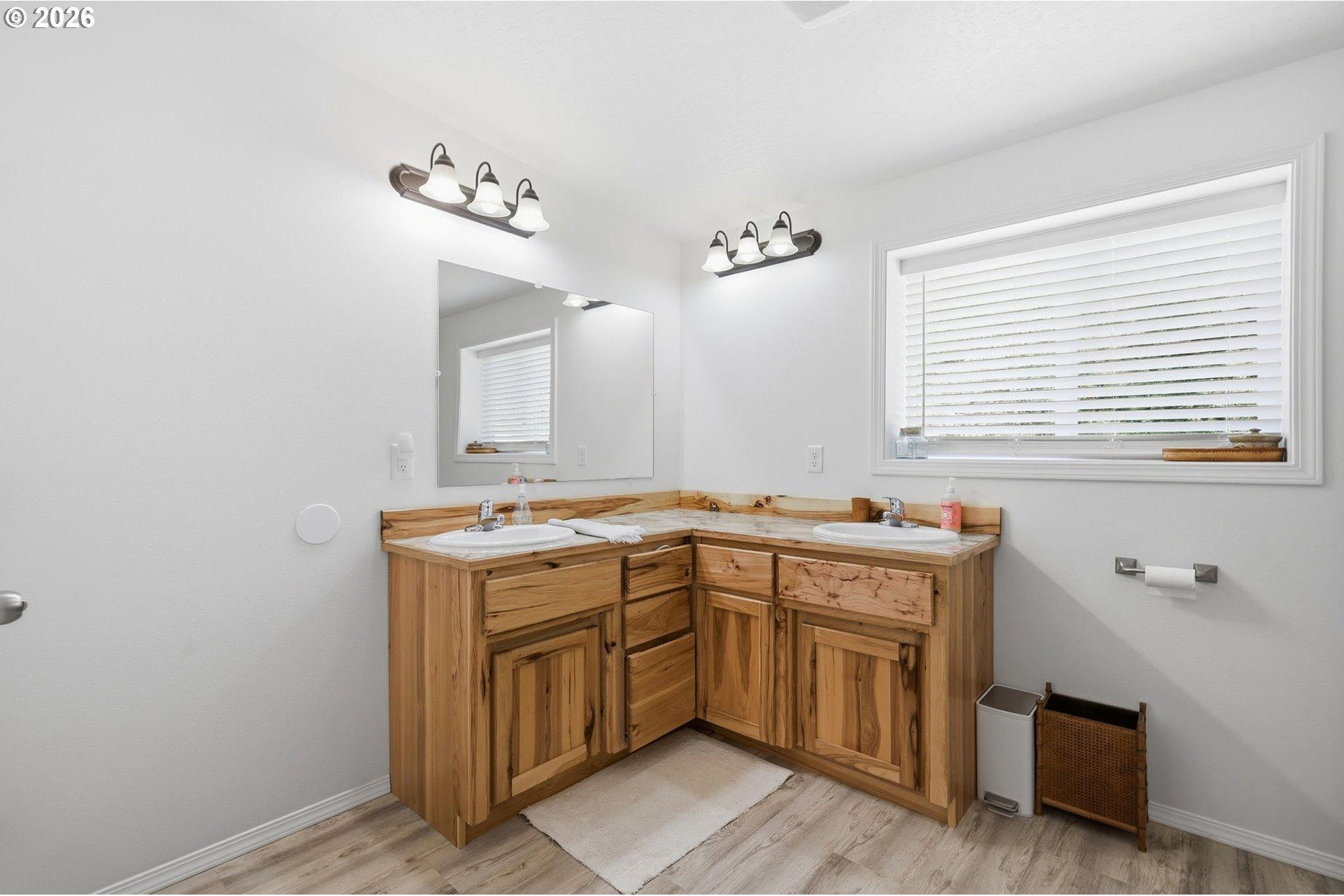 76566 Davis Road Oakridge, OR 97463 - Photo 20 of 42 Gallery Image 20