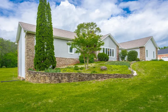 $499,900 | 19 Lower Brow Road, Dunlap, TN 37327