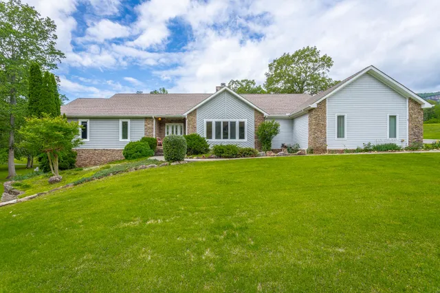 $499,900 | 19 Lower Brow Road, Dunlap, TN 37327