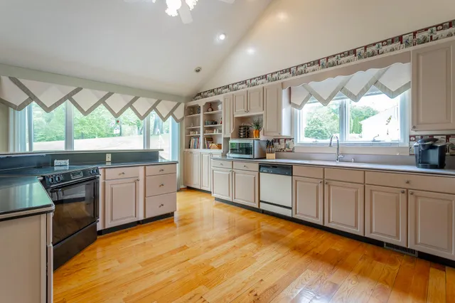 $499,900 | 19 Lower Brow Road, Dunlap, TN 37327