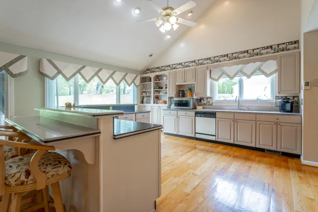 $499,900 | 19 Lower Brow Road, Dunlap, TN 37327