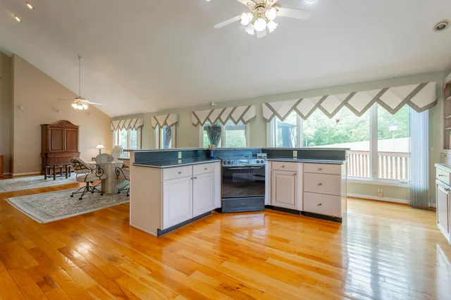 $499,900 | 19 Lower Brow Road, Dunlap, TN 37327