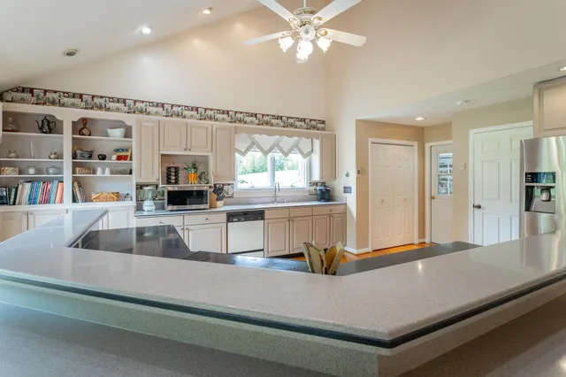 $499,900 | 19 Lower Brow Road, Dunlap, TN 37327