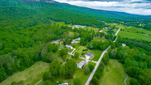 $499,900 | 19 Lower Brow Road, Dunlap, TN 37327