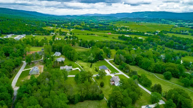 $499,900 | 19 Lower Brow Road, Dunlap, TN 37327