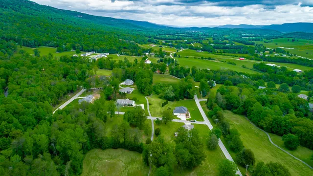 $499,900 | 19 Lower Brow Road, Dunlap, TN 37327