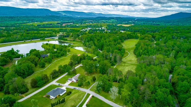 $499,900 | 19 Lower Brow Road, Dunlap, TN 37327