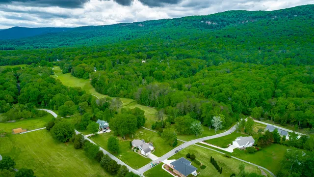 $499,900 | 19 Lower Brow Road, Dunlap, TN 37327