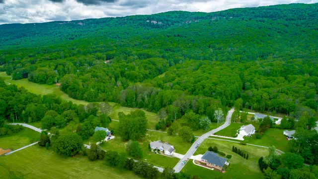 $499,900 | 19 Lower Brow Road, Dunlap, TN 37327