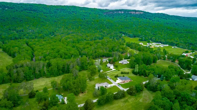 $499,900 | 19 Lower Brow Road, Dunlap, TN 37327