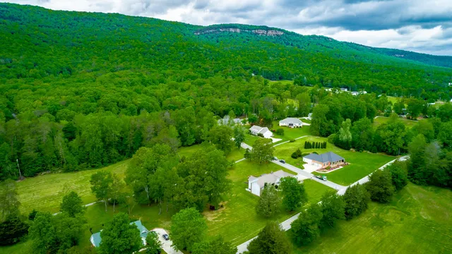 $499,900 | 19 Lower Brow Road, Dunlap, TN 37327