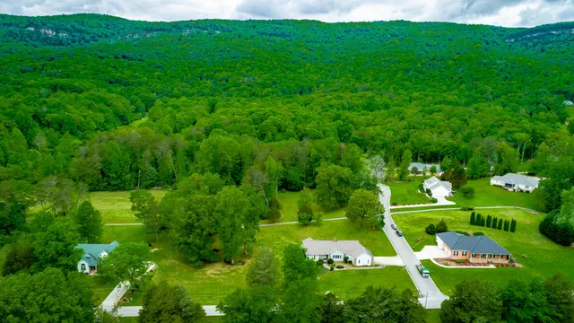 $499,900 | 19 Lower Brow Road, Dunlap, TN 37327