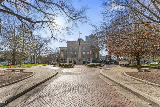 $410,000 | 1246 Coach Sta Alley, Unit 101, Raleigh, NC 27601