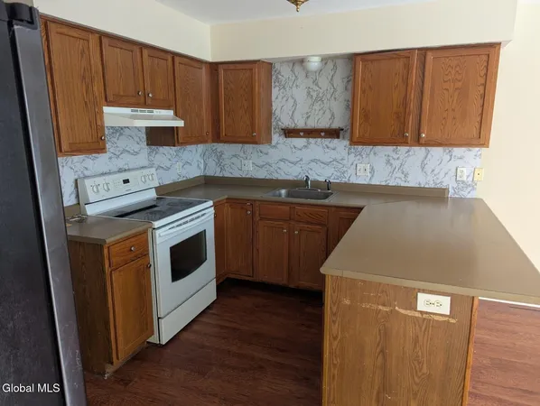 $2,600 | 13 Erie Court, Waterford, NY 12188