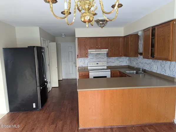 $2,600 | 13 Erie Court, Waterford, NY 12188